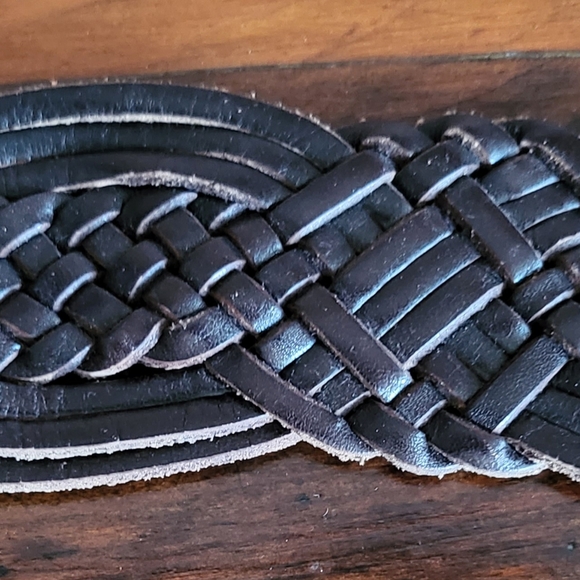 Vintage Lands' End leather woven belt with big bold buckle - 43" long - Picture 4 of 5